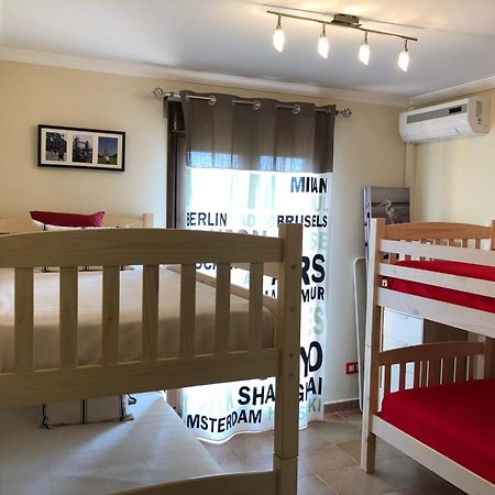 Apartamento Urbanizacion De Lujo En Primera Linea De Playa Ісла-Канела Екстер'єр фото
