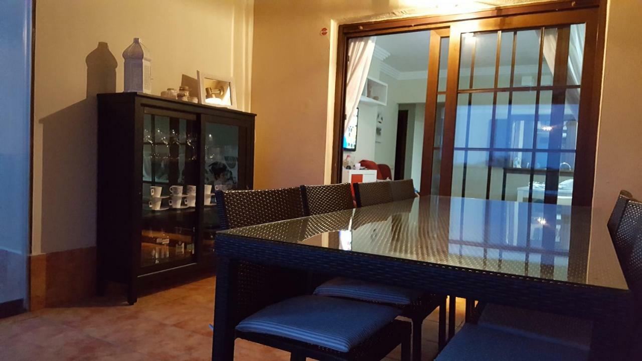 Apartamento Urbanizacion De Lujo En Primera Linea De Playa Ісла-Канела Екстер'єр фото